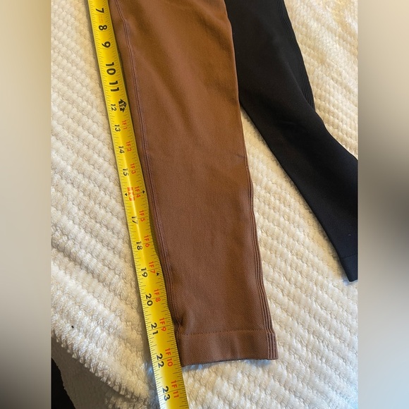 Brown and Black Leggings with Stretchy Fabric and Wide Waistband - Picture 4 of 6